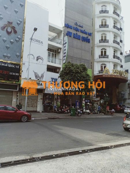 Bán nhà 3 lầu BTCT. Mặt tiền đường Lê Thị Riêng.Q1. Giá bán : 23 tỷ . cớ bớt