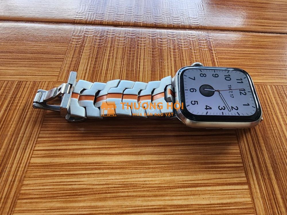 Apple watch sr5 44mm titan