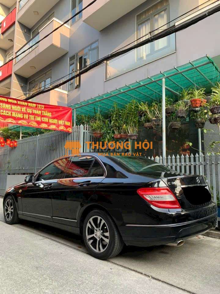 Mercedes Benz C Class 2009 C230 đen sang trọng.