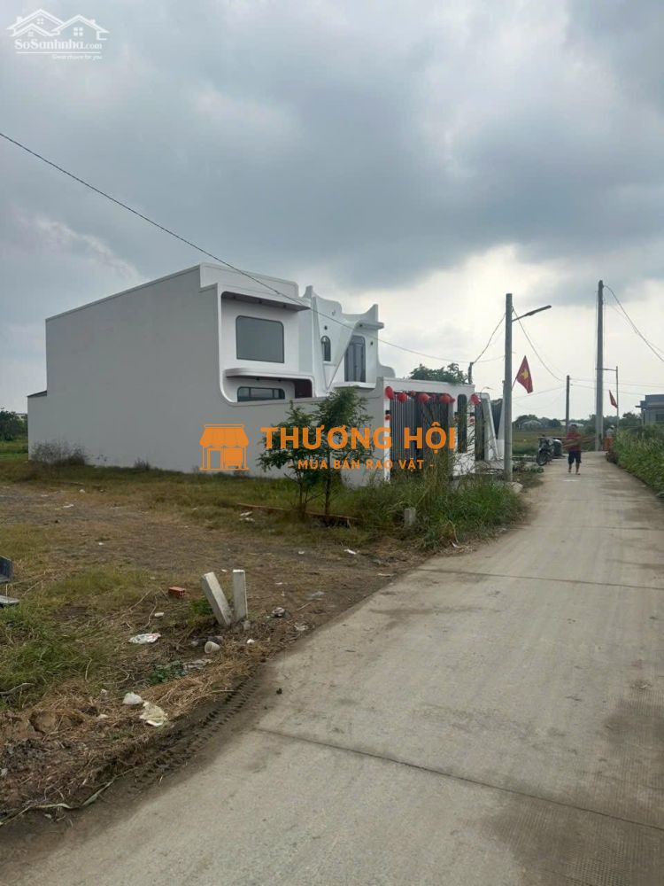 Bán đất mặt tiền