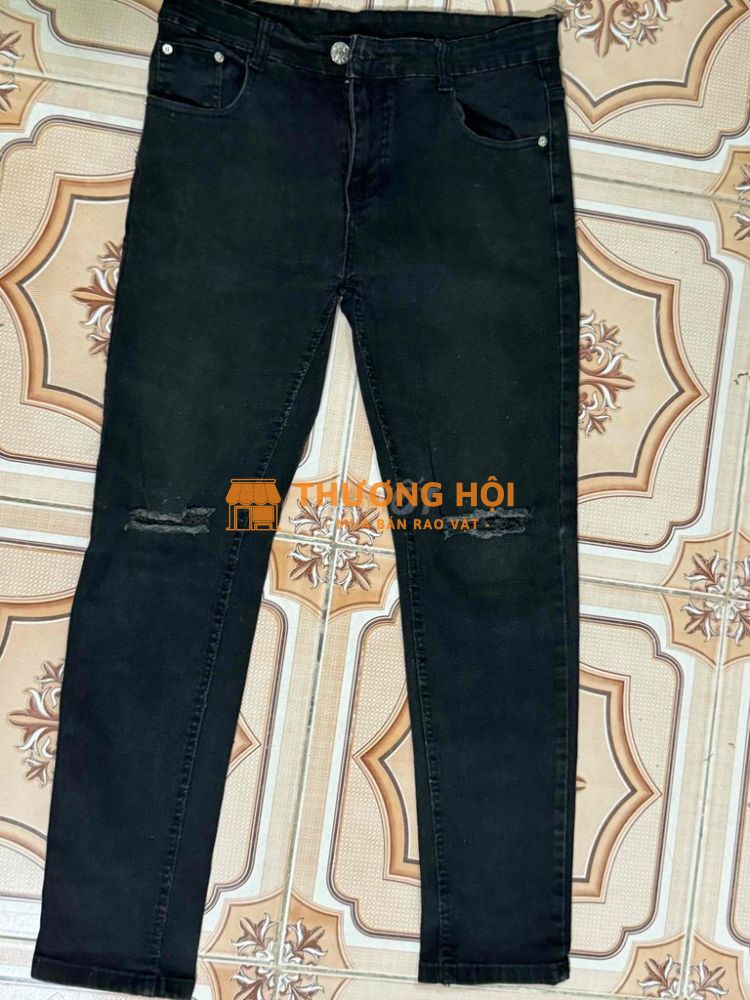 Cần pass lại quần Jean đen rách gối dán skinny