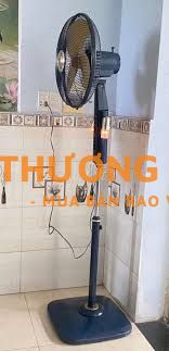Nữ Hoàng F-400W nguyên zin,như mới,cánh nhôm,2 đèn