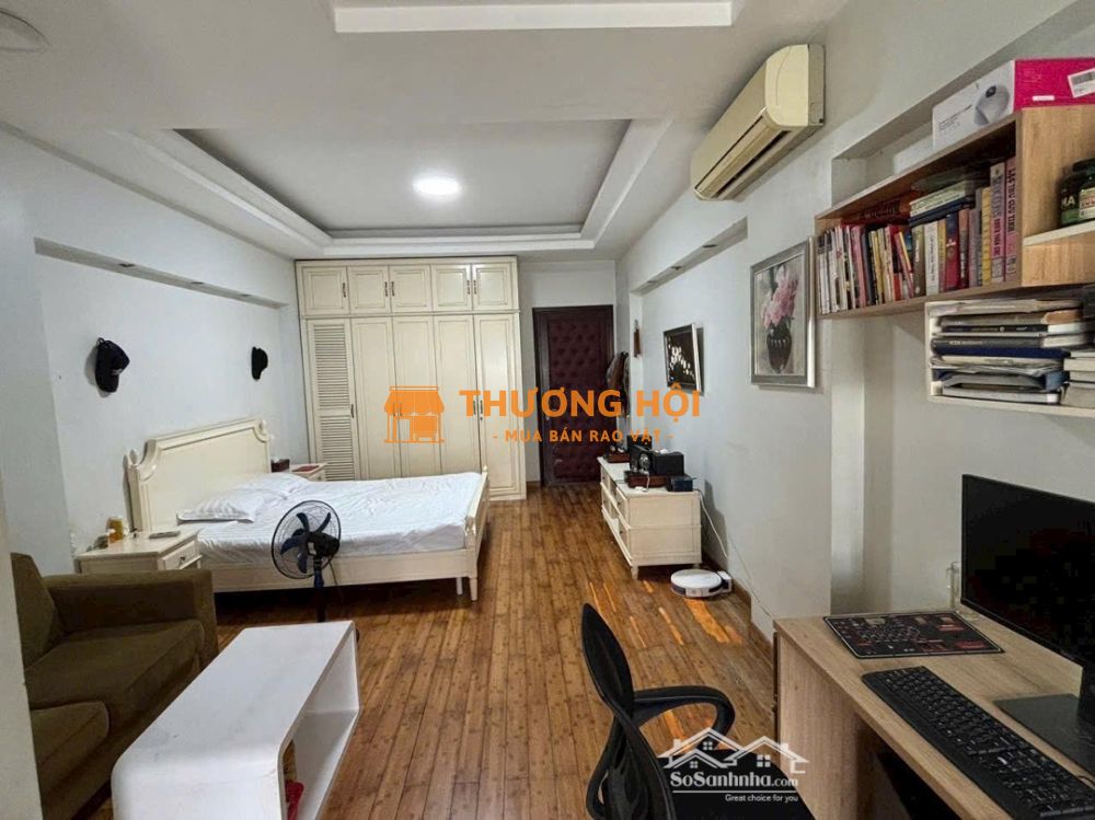 Nhà 3 Tầng. Dt: 4X20M=80M2 Sổ Riêng, Thuộc Kdc Bình Hưng, Đối Diện Bến Xe Quận 8 Đi Vào 300M