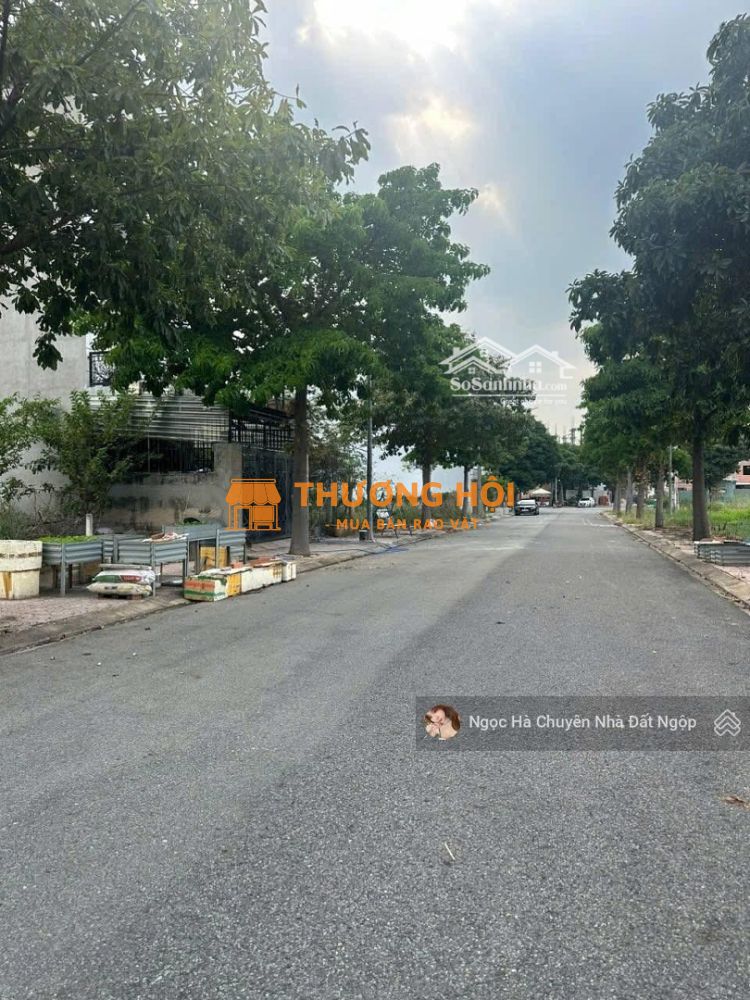 Ngộp Đất 100M2 Cách Đường Bưng Ông Thoàn 3Km, Sẵn Sổ, Full Thổ Cư Ngay Mặt Tiền Đường Nhựa 6M