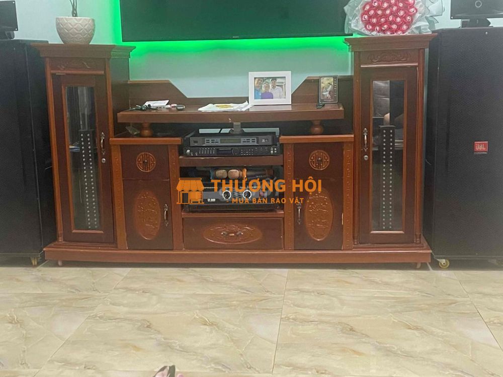 Bán dàn âm thanh như hình,km luôn tủ kệ