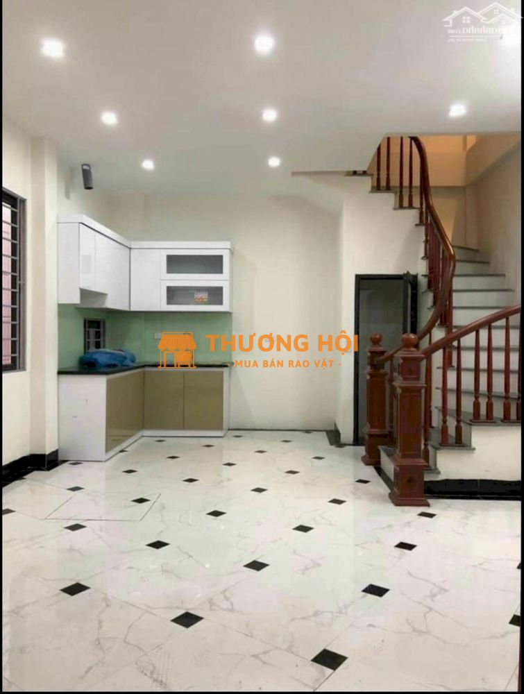 BÁN GẤP Nhà 3 Tầng 36m2 Ô TÔ ĐỖ CỬA Đông La Hoài Đức Full Nội Thất