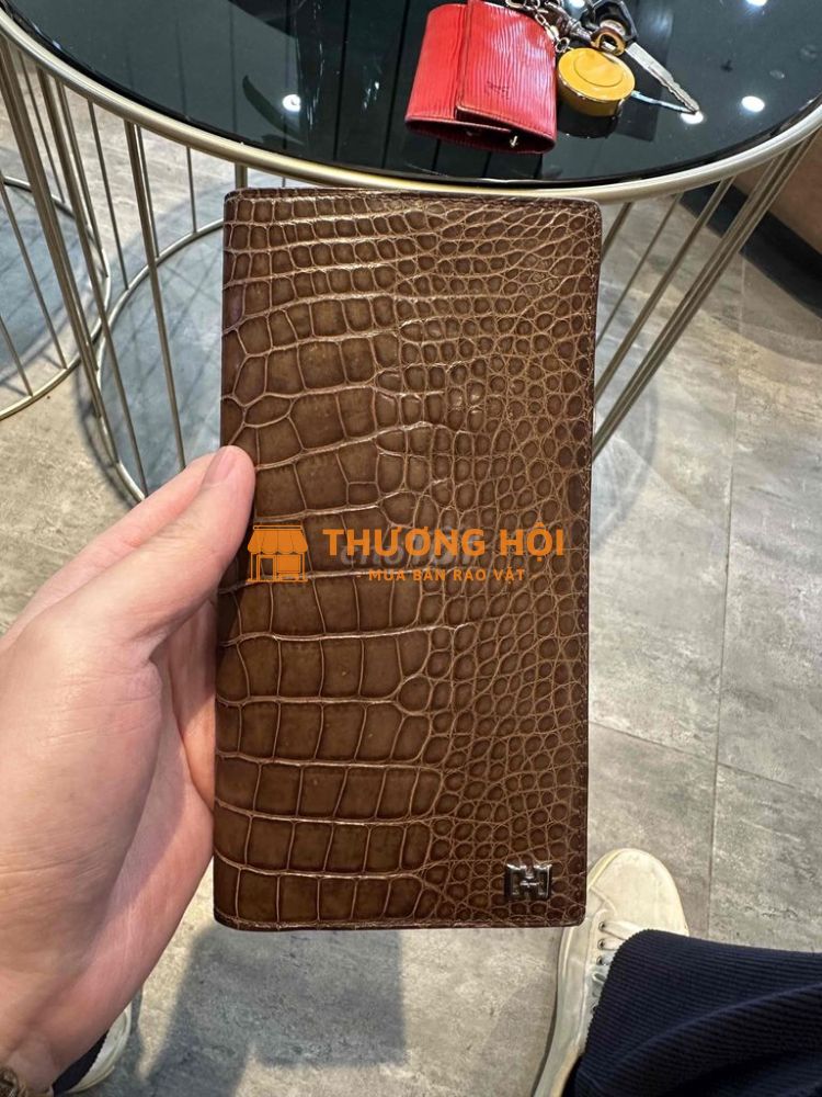 Siêu phẩm ví dài da cá sấu Salvastore Ferragamo