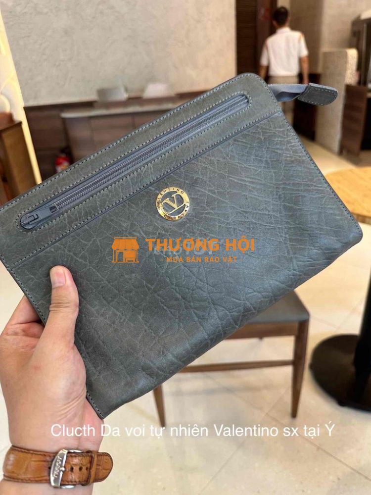 Siêu vip clutch da tượng tự nhiên Valentino Ý