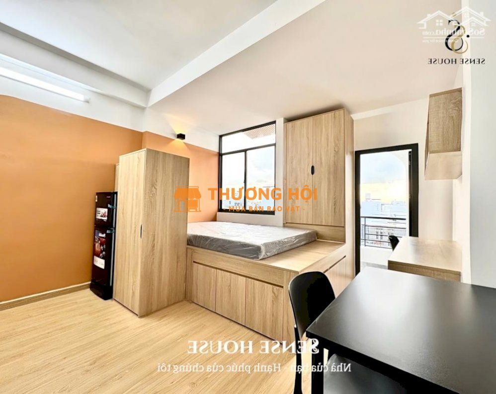 Studio Ban Công_cửa Sổ To_nội Thất Bóc Seal Ngay Huỳnh Văn Nghệ