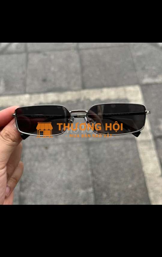 Kính prada