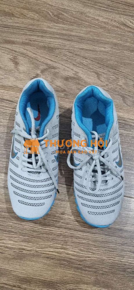 Mình dư bai đôi giầy cần thanh lý