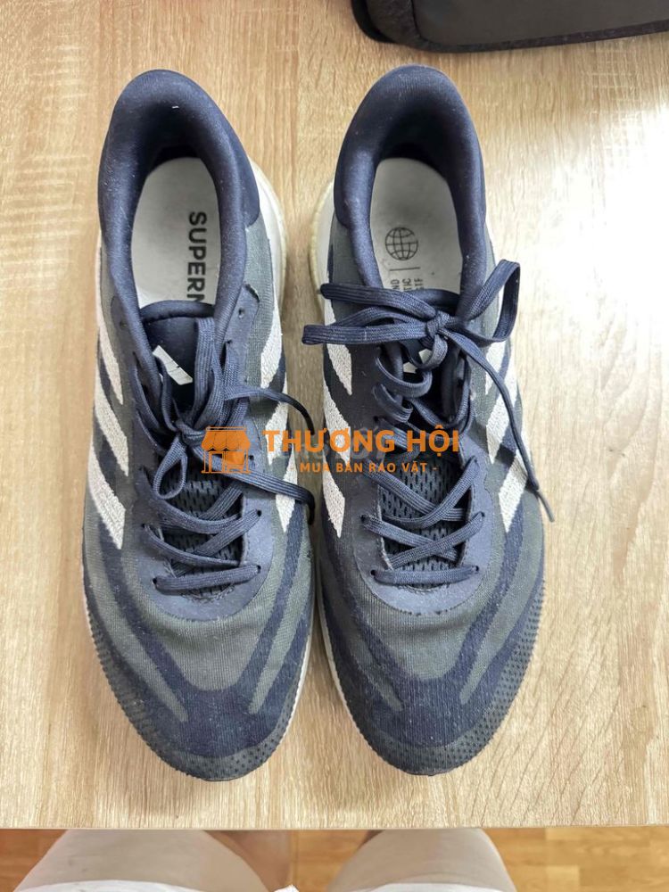 giày chạy bộ adidas size 44