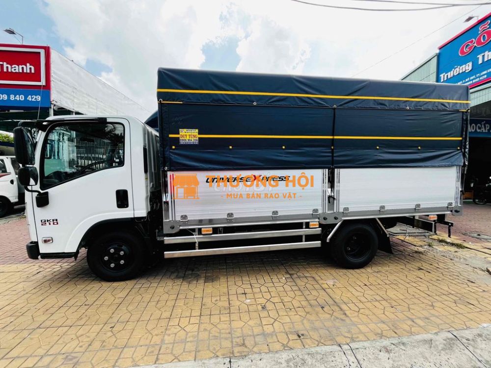ISUZU QKR 210 E4 2024 TỒN KHO THÙNG MB NHÔM