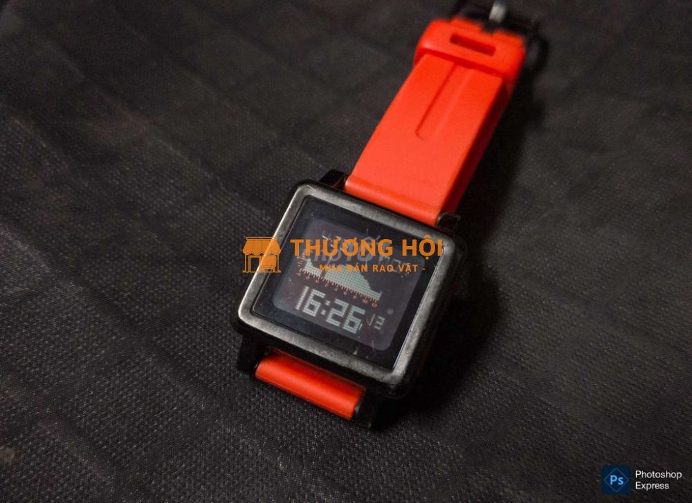Đồng hồ Nixon Housing Mỹ mặt kim loại mới 200euro