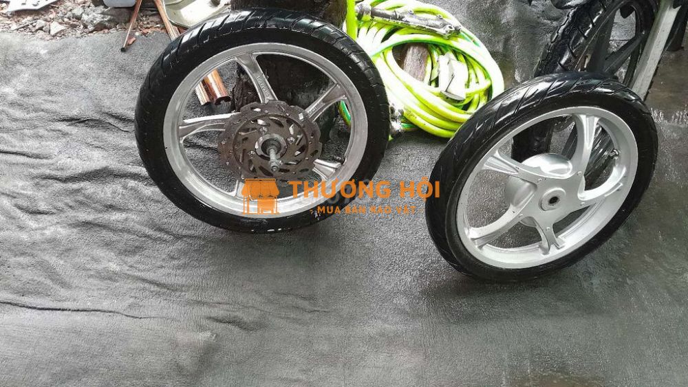 Cặp bánh mâm Mio nhỏ còn sử dụng tốt mâm đẹp