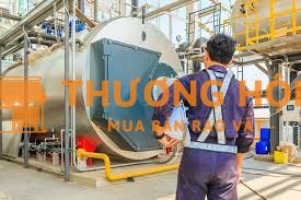 Nhân viên vận hành hệ thống lò hơi sinh khối