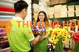 Nhân Viên Shop Hoa Tươi