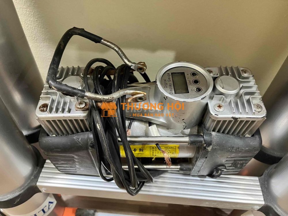 bơm lốp 12v