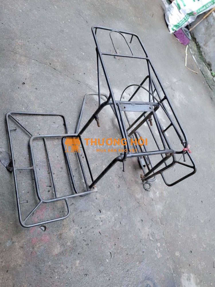 Thanh lý gía xe wewa và rem sắt đặc mới dùng
