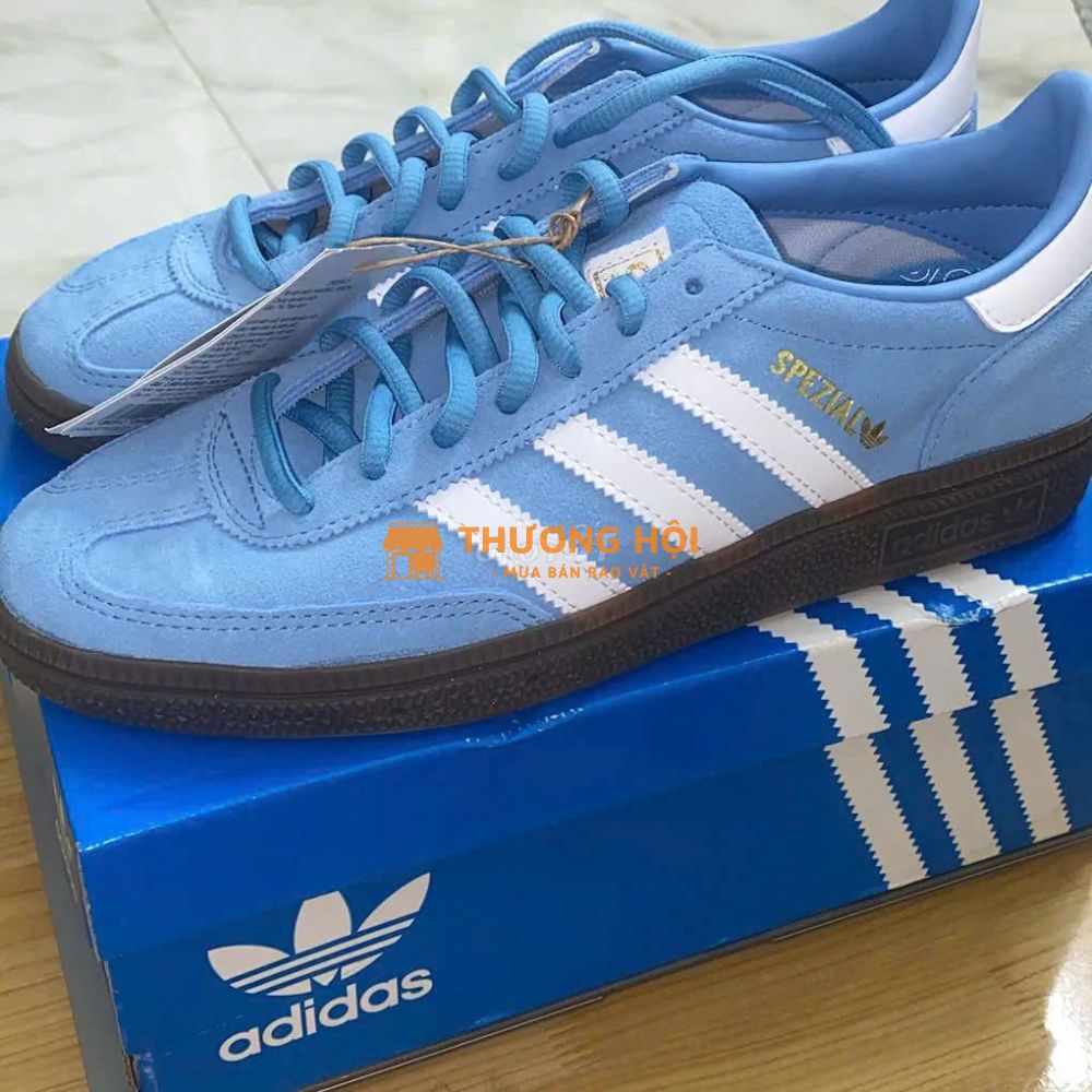 CẦN PASS GIÀY ADIDAS HANDBALL SPEZIAL LIGHT BLUE