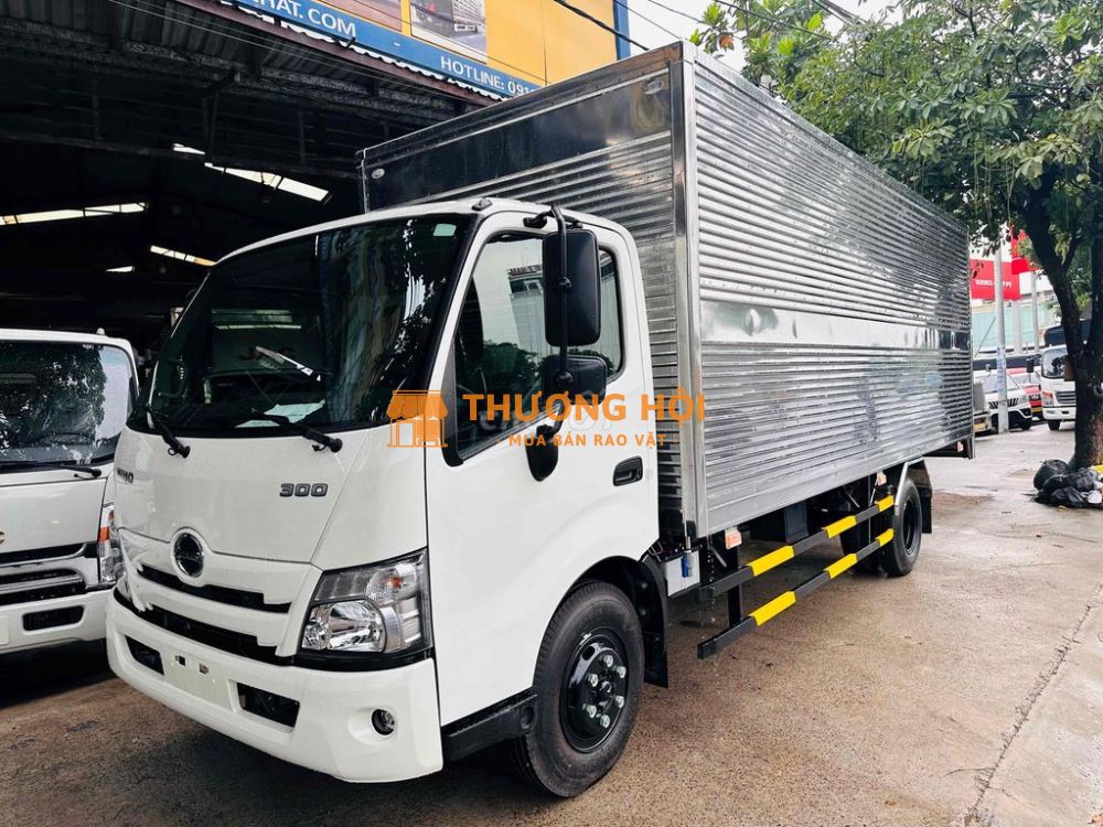 Ưu Đãi 10Tr Tiền Mặt - Hino 5 Tấn XZU730L Kín
