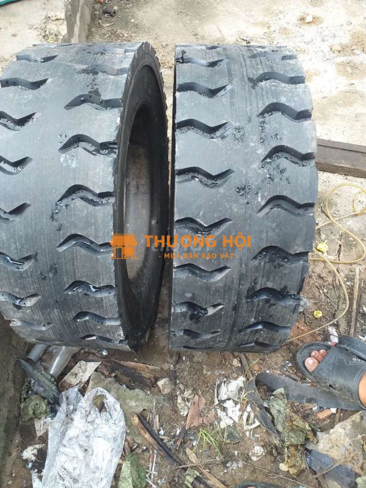 Lốp xe nâng