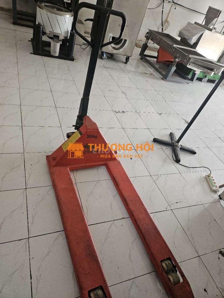 Xe nâng tay 300kg màu đỏ
