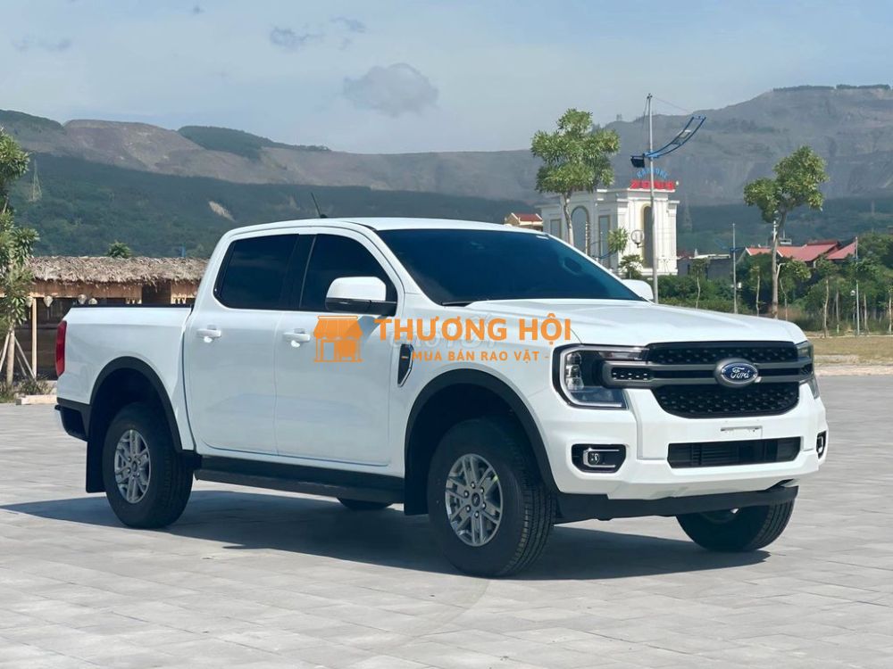Ford Ranger XLS 4x2 AT 2025, GIÁ TỐT GIAO NGAY.