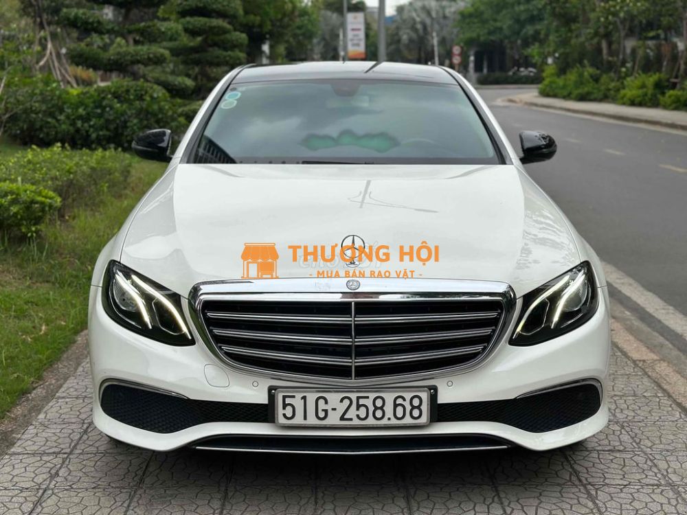 Mercedes Benz E Class 2017 E200 - 30000 km