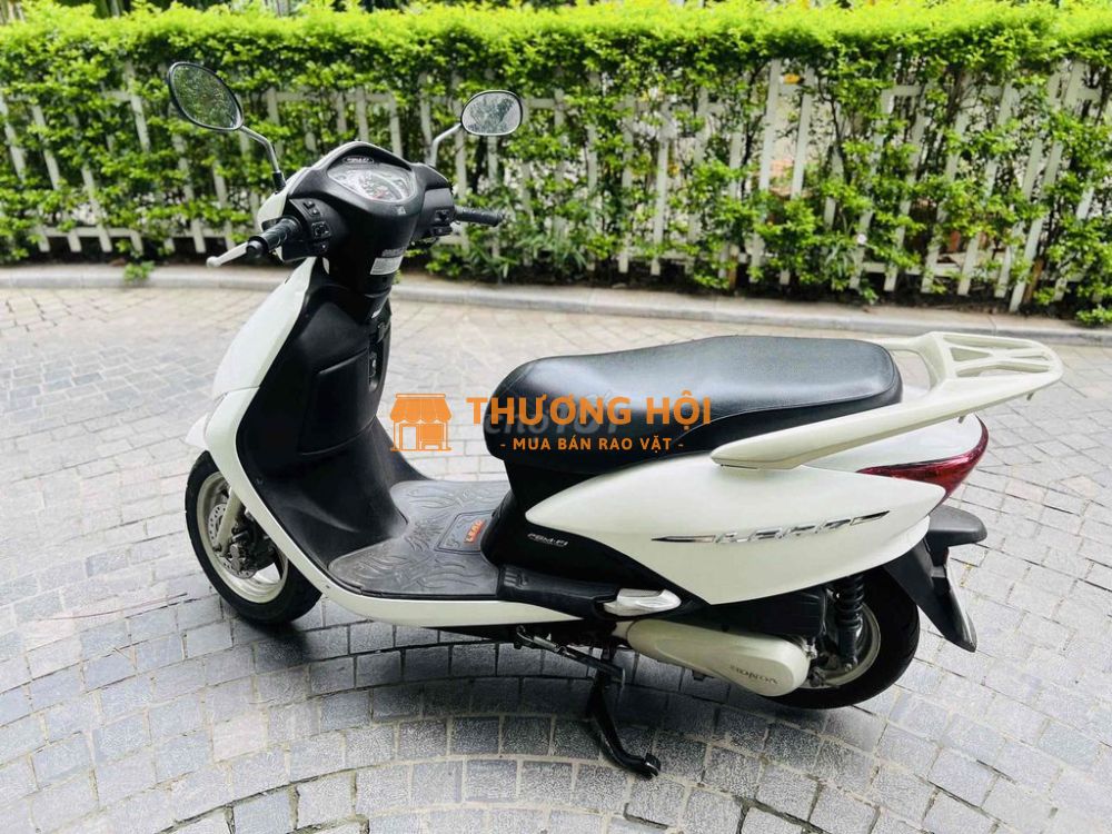 lead 110 mầu trắng đời chót 2013 dán nilon cả xe