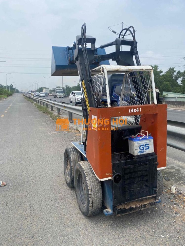 xúc lật xe đẹp máy khỏe