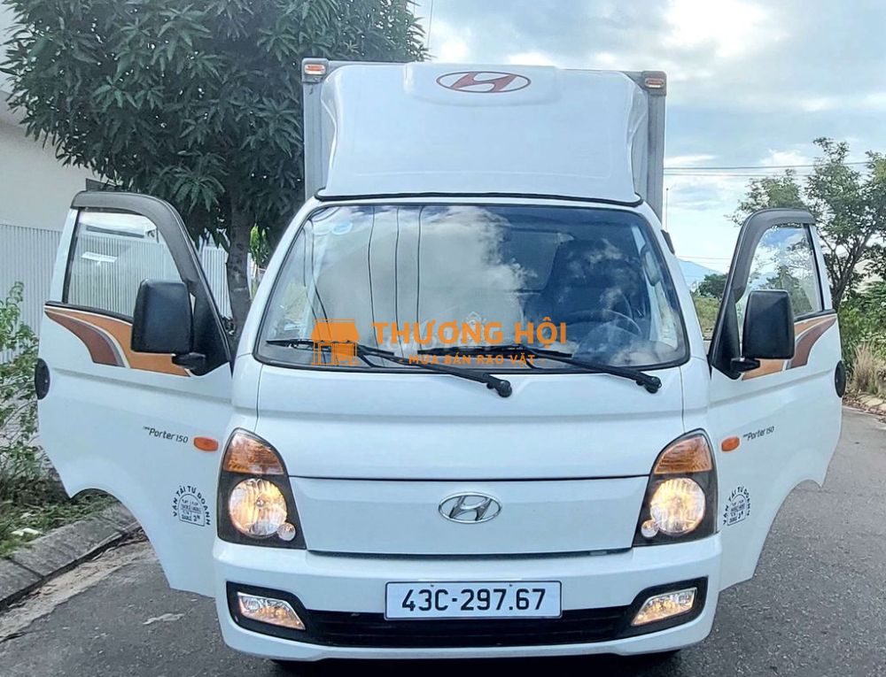 BÁN XE TẢI HUYNDAI PORTER H150 THÙNG KÍN