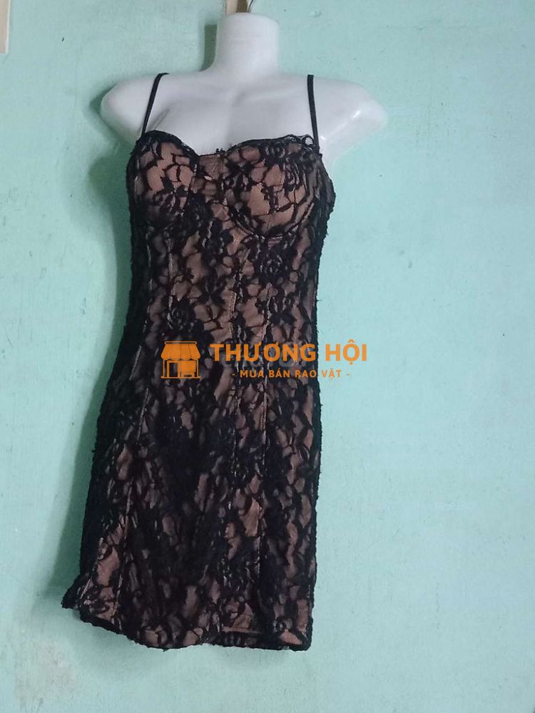 Đầm body ren
