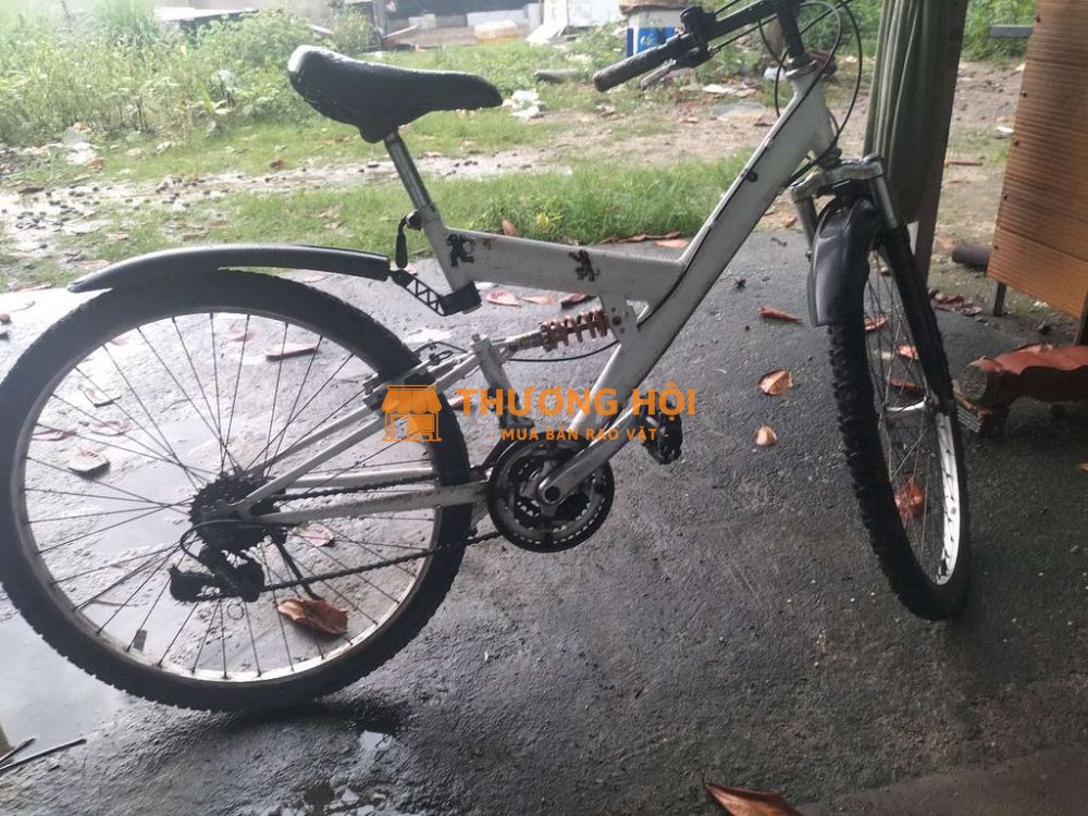 Xe địa hình+việt nam+màu trắng