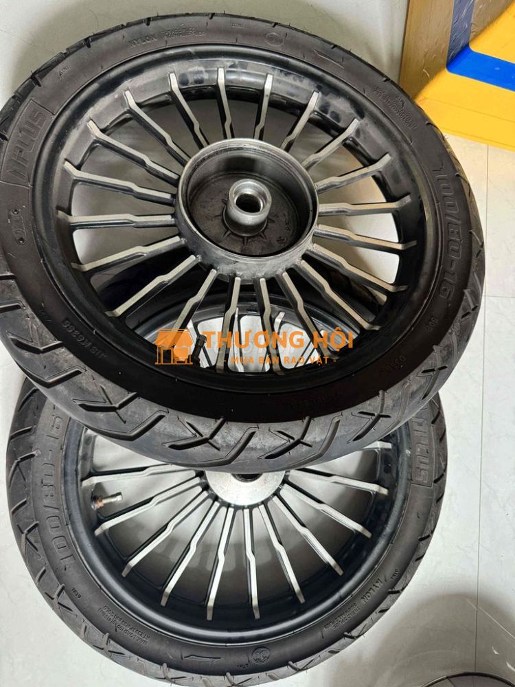 Mâm đúc + lốp không xăm PG1
