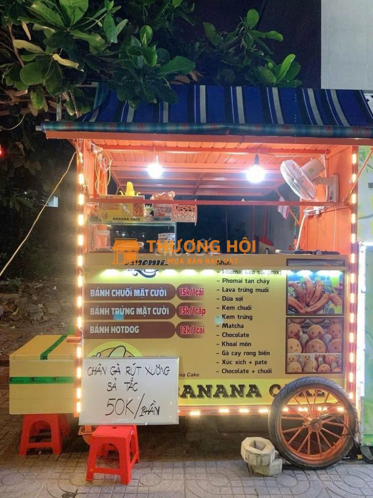 Xe Food Truck:màu cam,Cao 2m8,Ngang 1m8