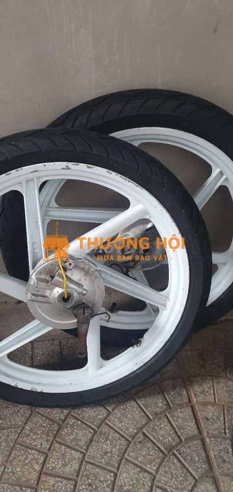 Bán cặp bánh mâm V-Honda