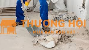 CÔNG NHÂN DỌN DẸP CÔNG TRƯỜNG XÂY DỰNG