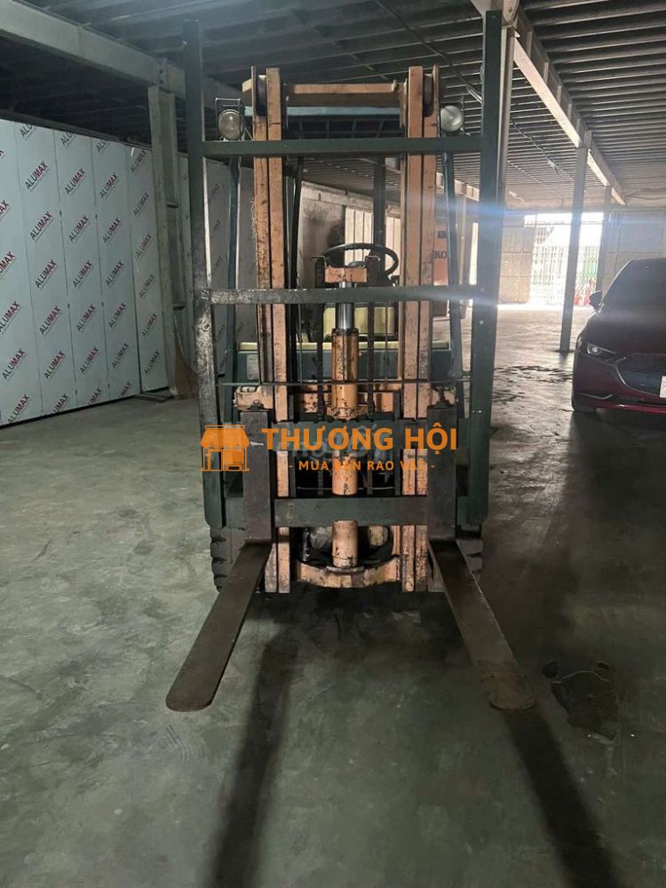 Ban xe nang 1.5 tan .chui cong