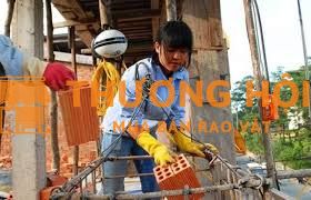 Thợ hồ biết việc lặt vặt