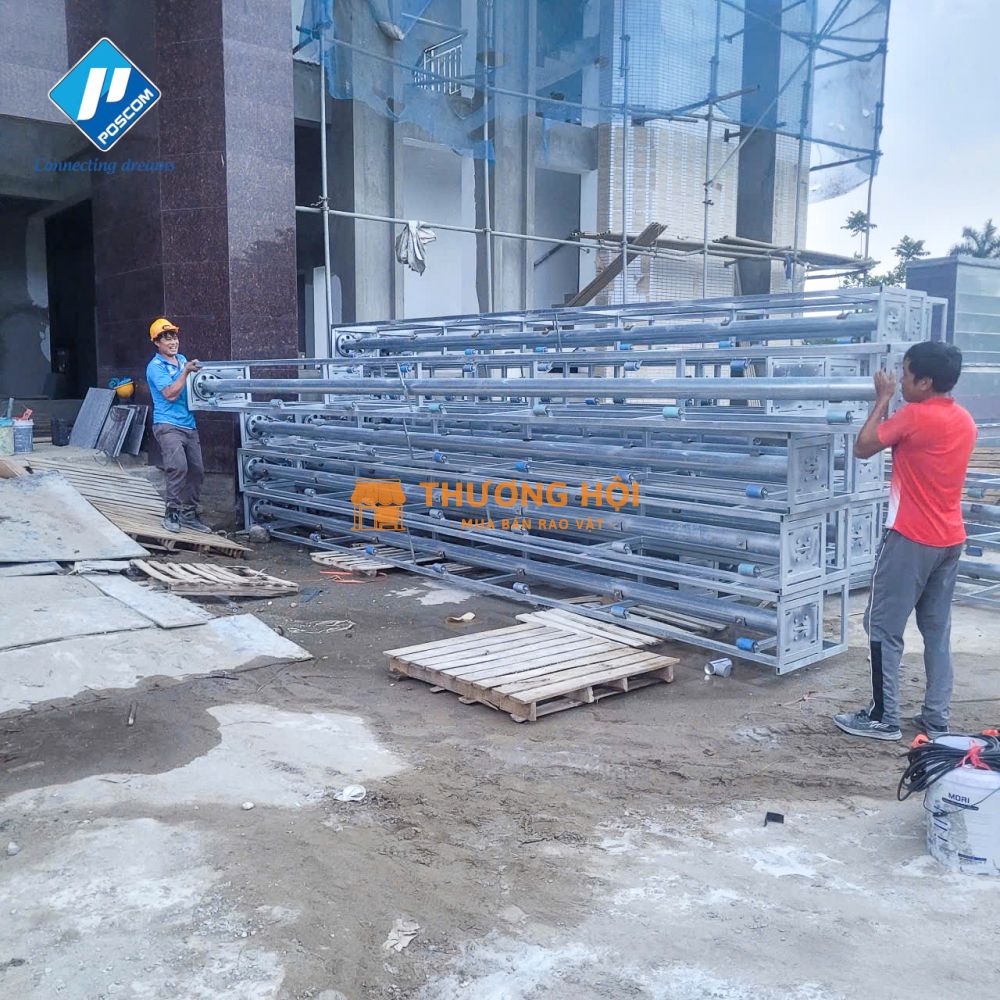 Tìm người trông kho và chạy việc công trình