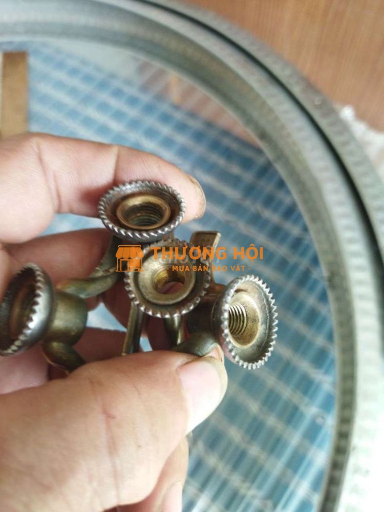 Bán cặp bánh nhôm và 4 con tán dù ( cổ )