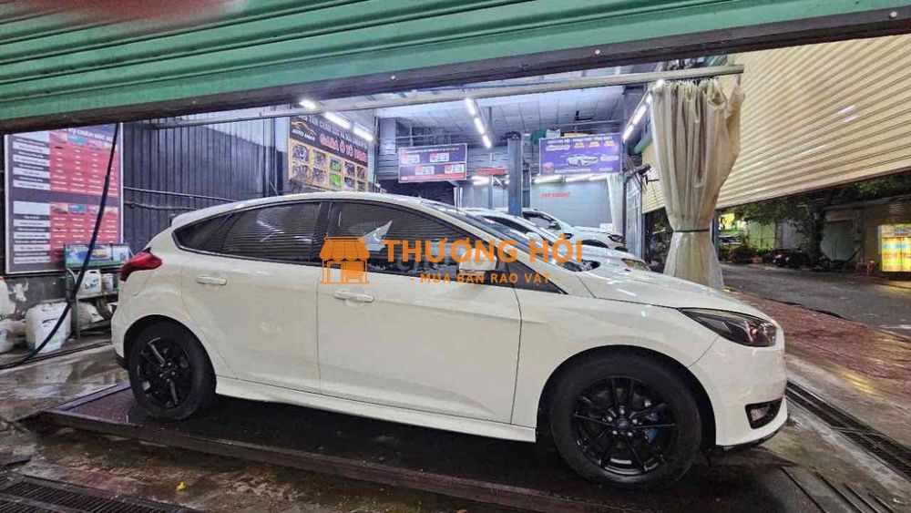 Ford Focus 2018 1.5L Ecoboost Trend Hatchback - 10