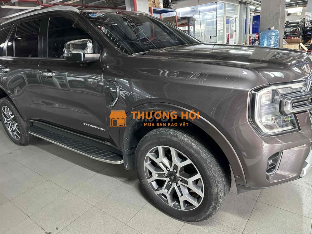 Ford Everest Titanium 4x4 2023, bảo hành 2027