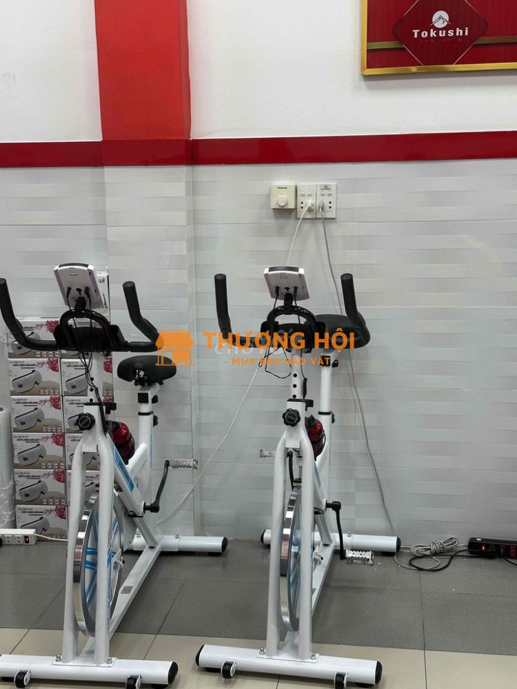 xe đạp tập thể thao trong nhà