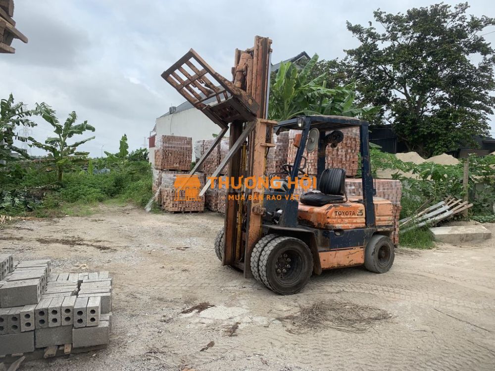 Bán xe nâng 2,5 tấn