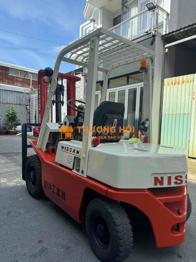 XE NÂNG 2.0 TẤN NISSAN