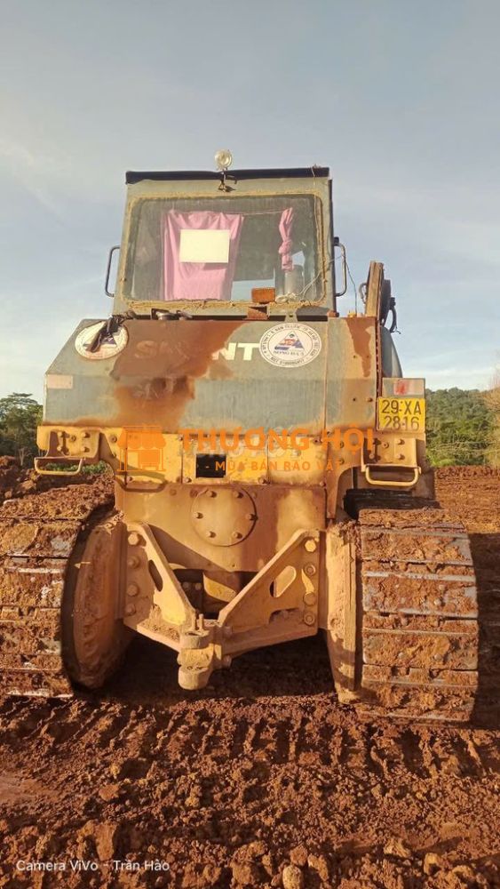 Máy ủi Shantui SD32 màu vàng xanh sx năm 2017