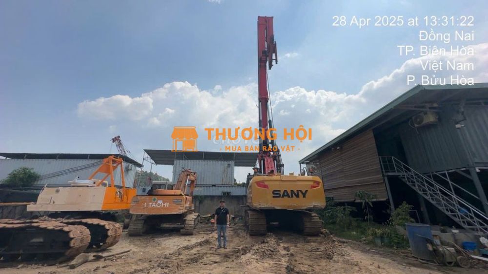 Máy khoan cọc nhồi SANY, ModelSR360 màu vàng