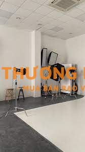 Tuyển vị trí phụ Live